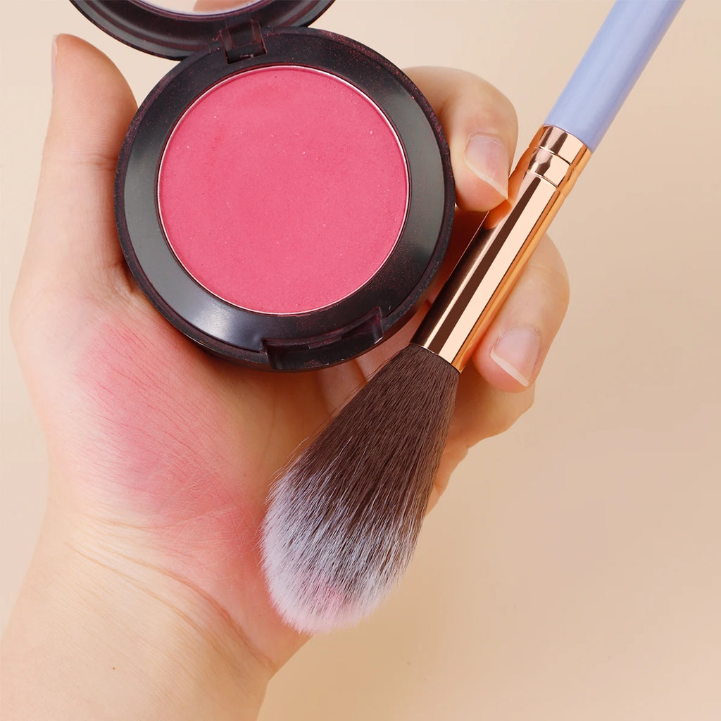 Soft Blush & Highlight Makeup Brush - product image 5