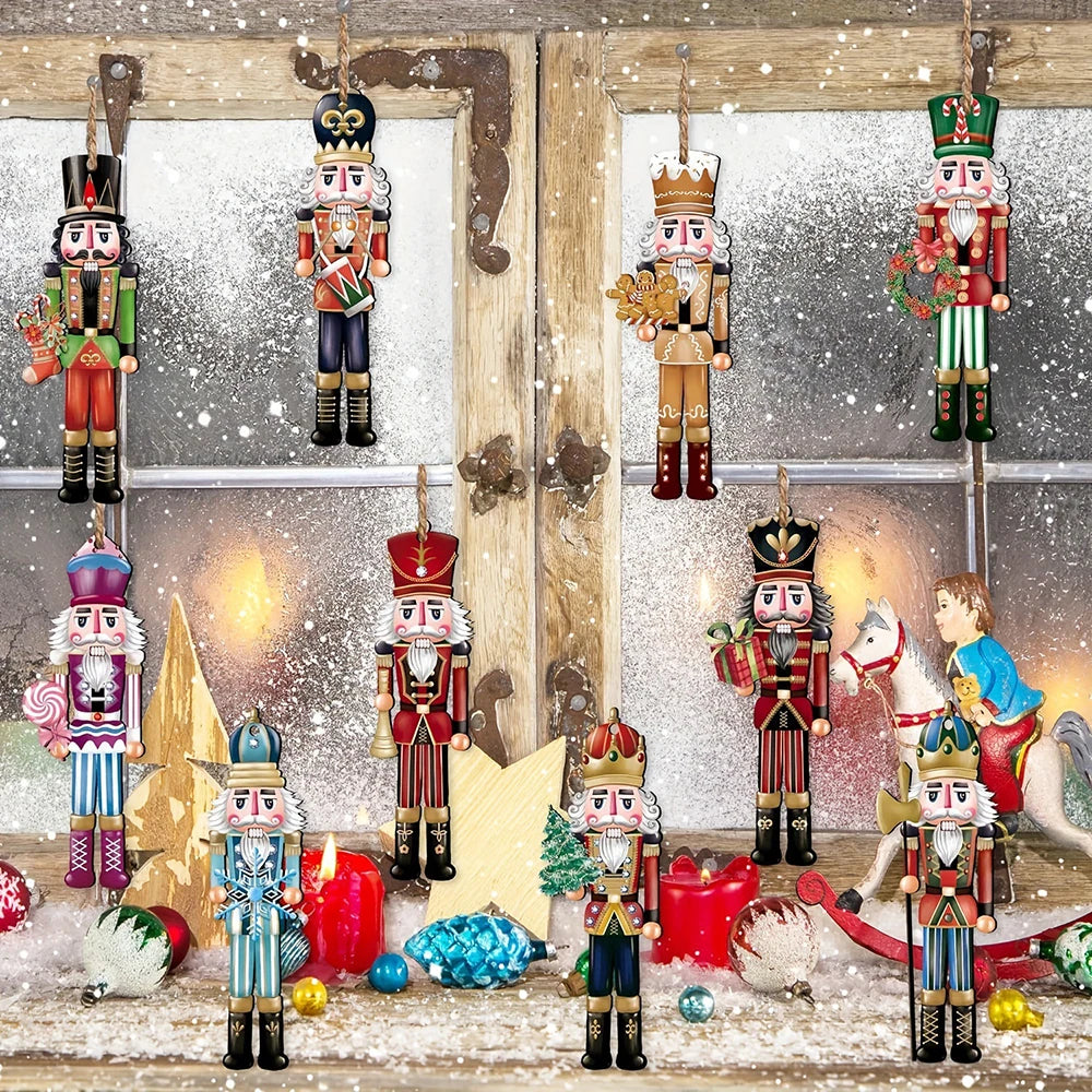 Set de 12 ornamente spărgători de nuci din lemn